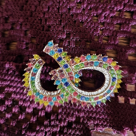 Earrings - Picture 1 of 3